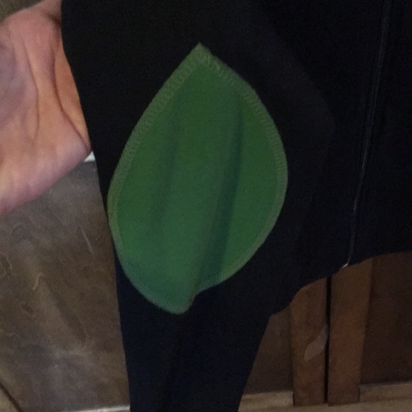 One Tooth block patterned fitness jacket. - Picture 2 of 5